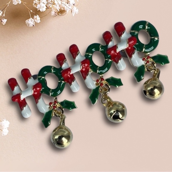 Christmas Candy Cane Wreath HO HO HO pin with mini dangle bells - Picture 1 of 10
